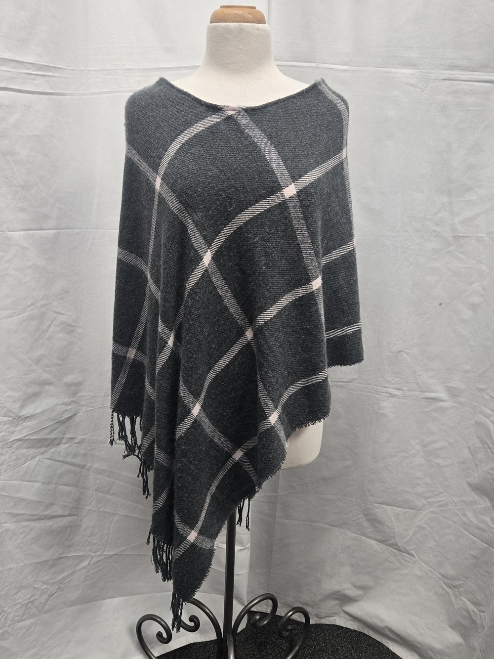 Coco + Carmen Charcoal Gray Plaid Fringe Poncho